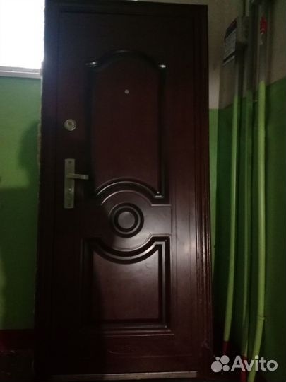 Дверь входная металлическая б/у