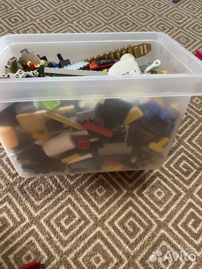 Коробка лего