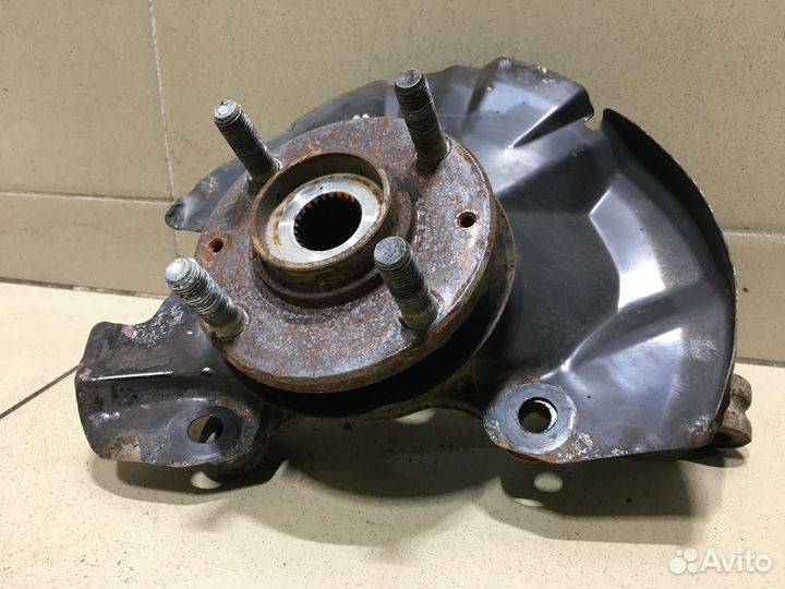 Кулак поворотный передний правый RIO 2005-2011