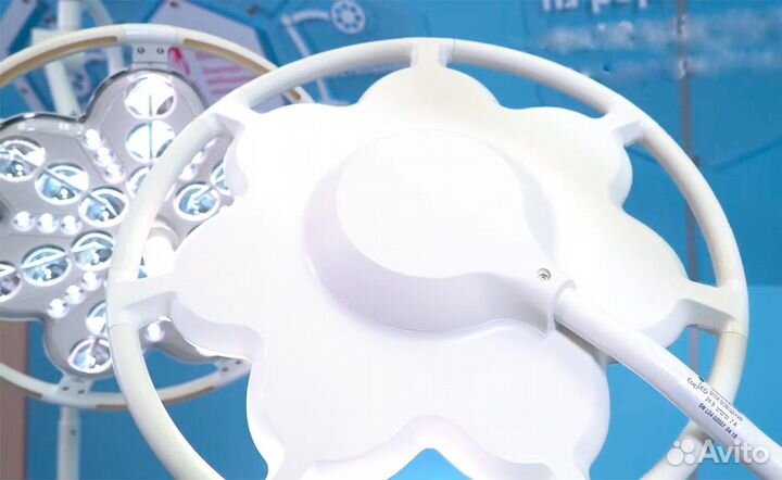 Светильник хирургический передвижной Эмалед 300-01