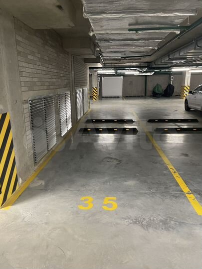 Машиноместо, 27 м²