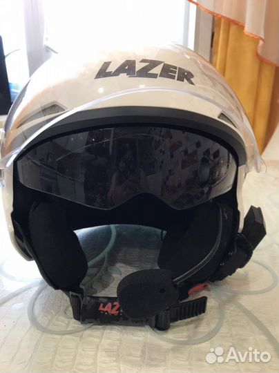 Мотоциклетный шлем с гарнитурой