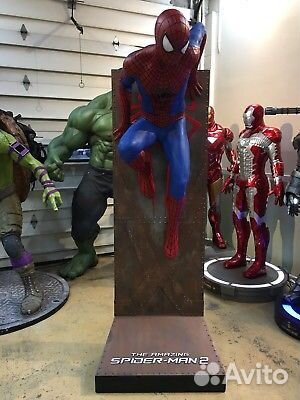 Статуи, фигуры кино и мульт персонажей