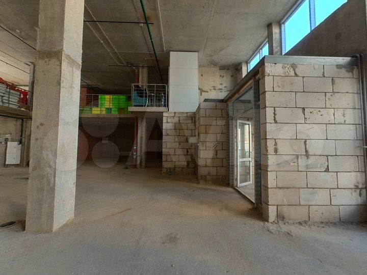 Помещение с отдельным входом в высотке на Мосфильм