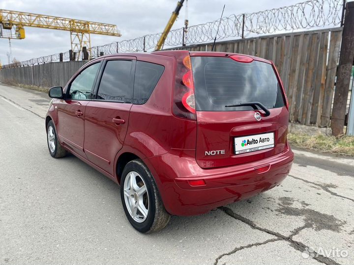 Nissan Note 1.6 AT, 2013, 118 000 км