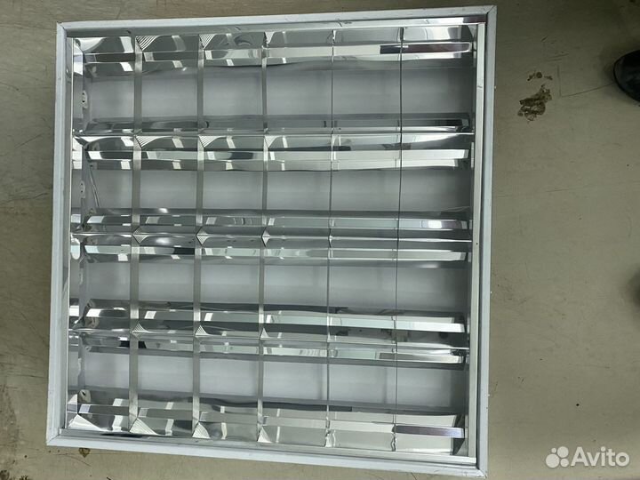 Светильник потолочный встраиваемый