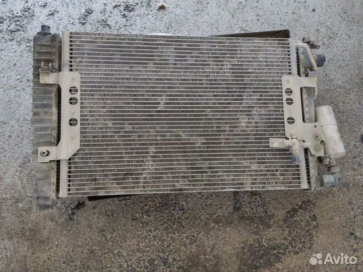 Mercedes-Benz Vaneo радиатор кондиционера