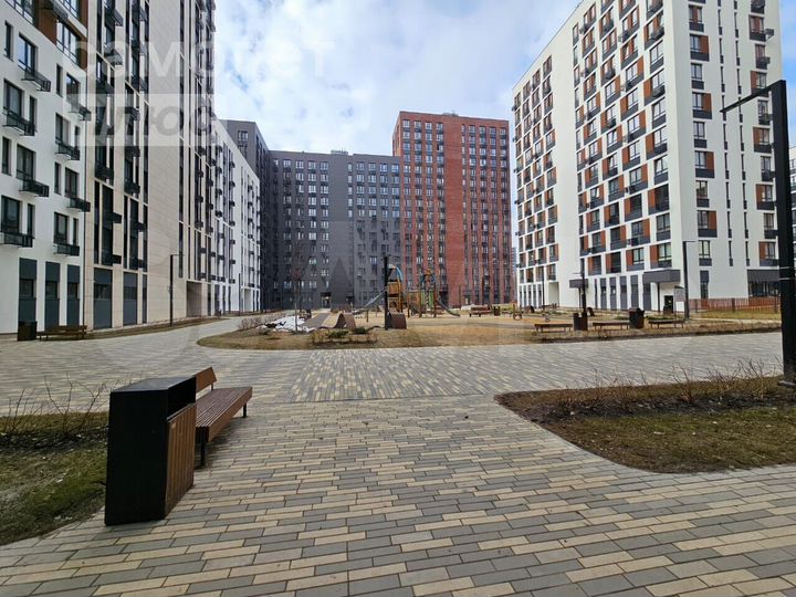 2-к. квартира, 73 м², 7/17 эт.