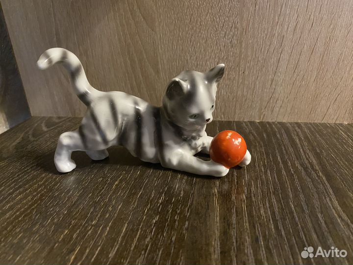 Фарфоровые статуэтки