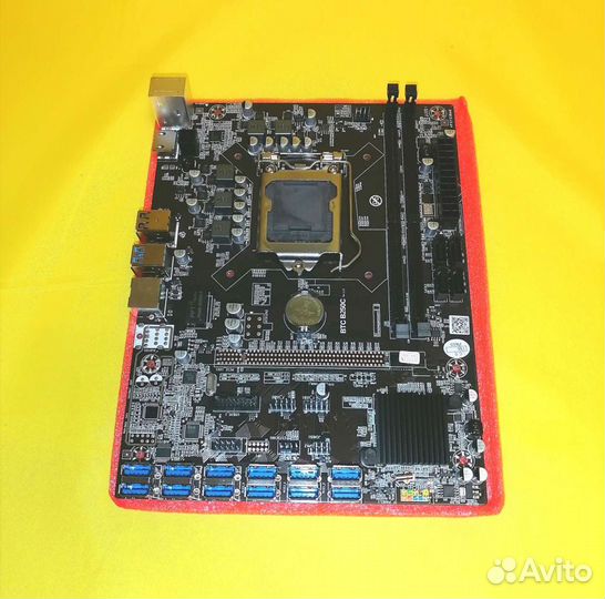 Обновлённая материнка на 12 карт