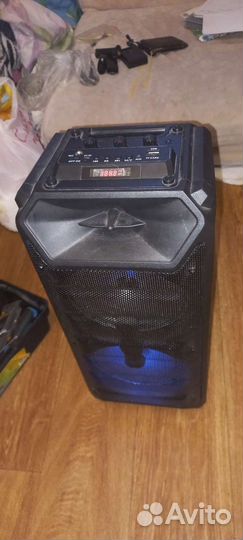 Блютуз колонка с радио