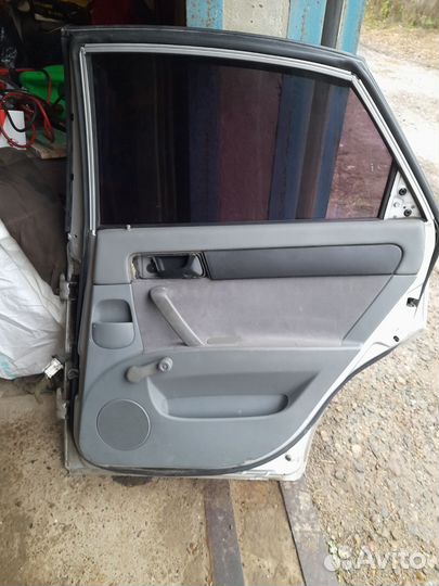 Дверь задняя и передняя chevrolet lacetti седан
