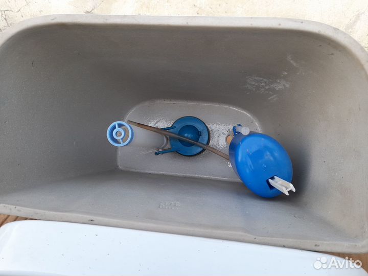 Бачок для унитаза бу