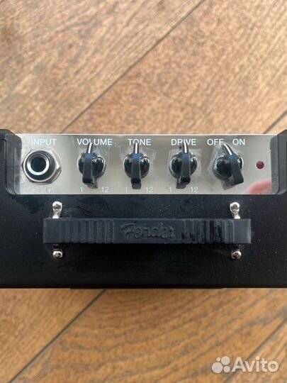 Гитарный мини комбик Fender MD 20