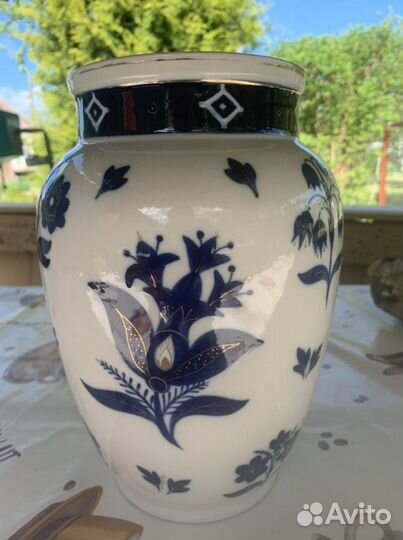 Фарфоровая Ваза «Синие цветы» лфз