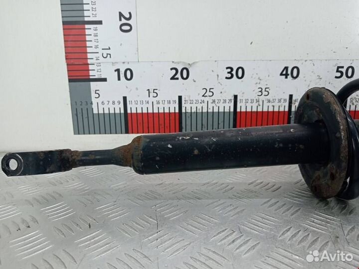 Стойка амортизатора Volkswagen Passat B5 2001