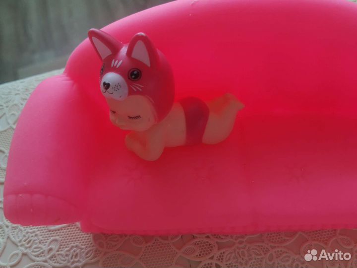 Диван и два кресла для кукол из резины