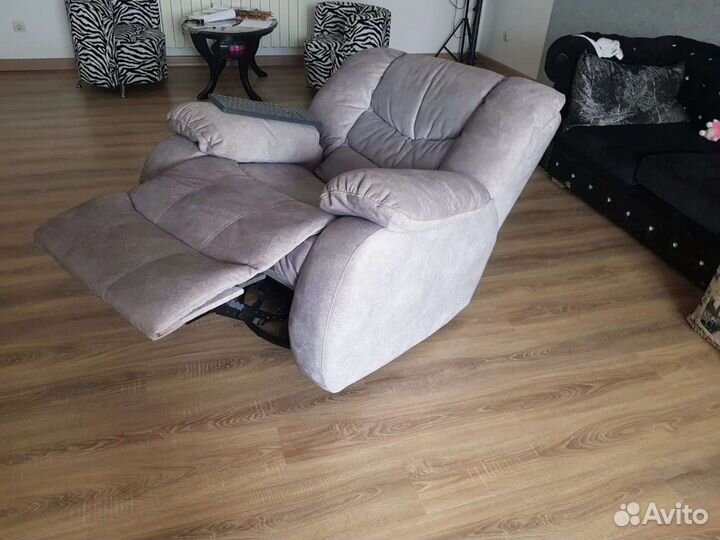 Перетяжка и реставрация мягкой мебели