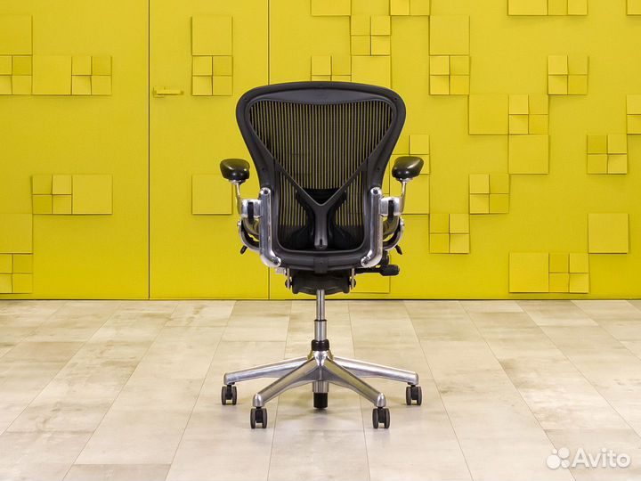 Кресло руководителя Herman Miller Aeron B США