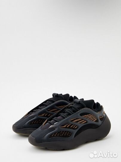 Оригигальные yeezy boost 700