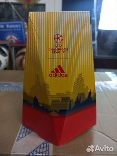 Коробка проф. футбольного мяча Adidas UCL PRO SP