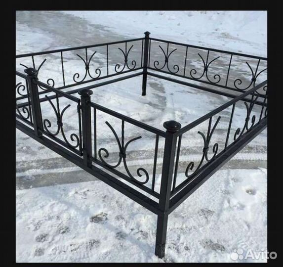 Оградки на кладбище