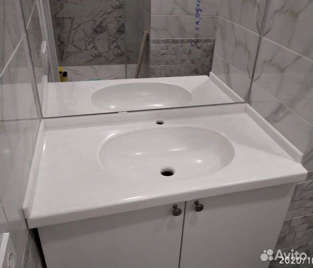 Столешница для ванной и кухни из искуственного кам