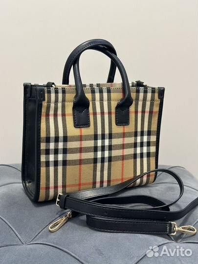 Женская сумка Burberry