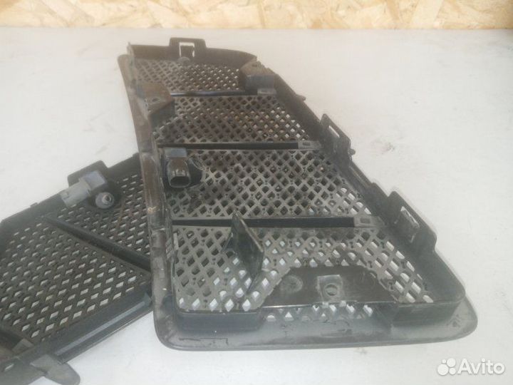 Решетка капота передняя Mercedes Ml W164 2005