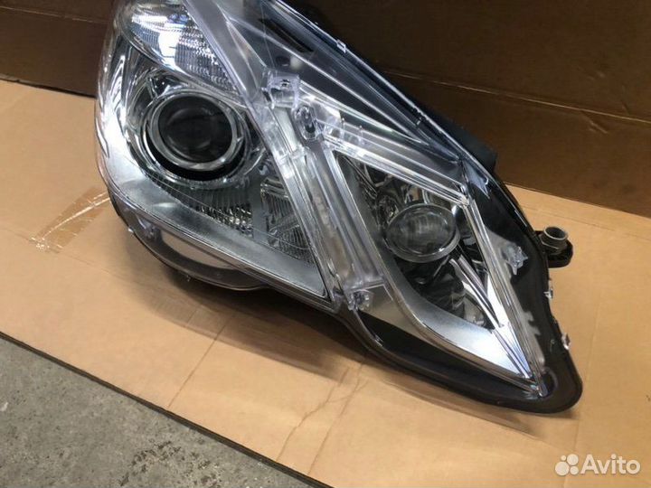 Фара передняя правая Mercedes-Benz E-Class W212