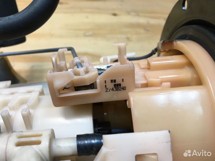 Насос топливный Toyota Ipsum ACM26W 2azfe 2005