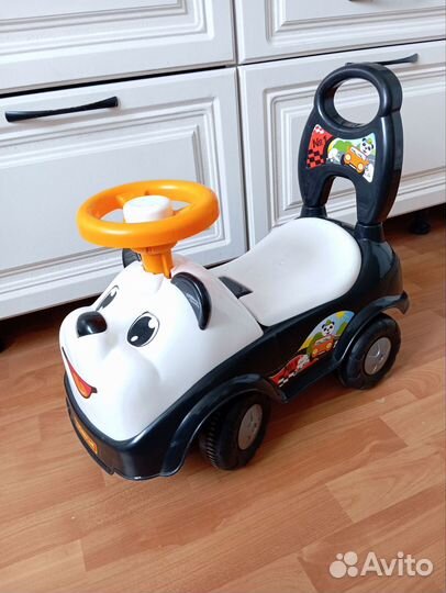 Каталка детская с рулем спинкой машина толокар