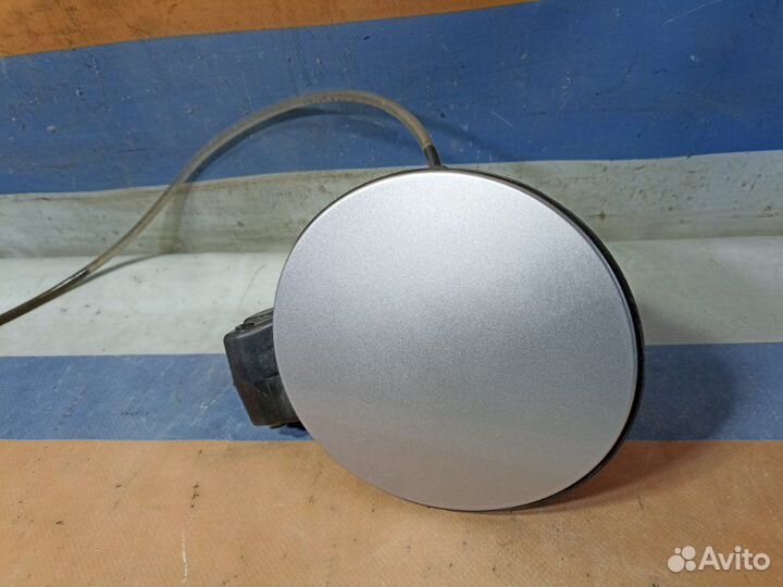 Лючок бензобака с крышкой Volkswagen Polo седан