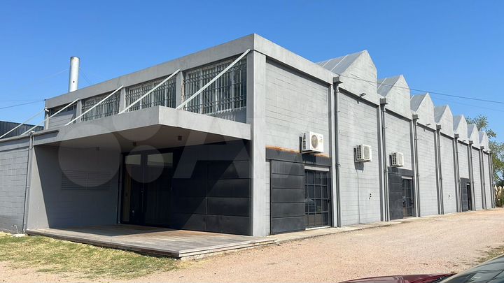 Здание 760 м²