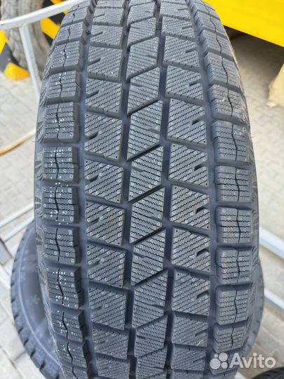 Sailun Ice Blazer Arctic SUV 235/60 R18 107T