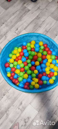 Сухой бассейн с шариками