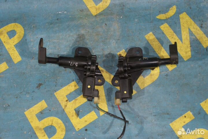 Задний моторчик открывания форточки Dodge Caravan