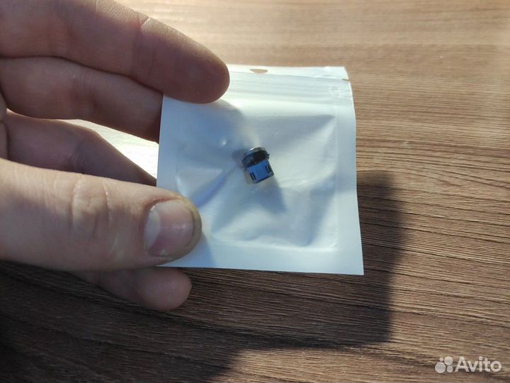 Магнитный разъëм Micro-usb