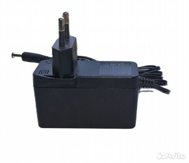 Универсальный блок питания/адаптер 12V 1.5A