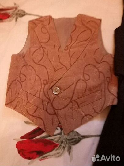 Костюм праздничный