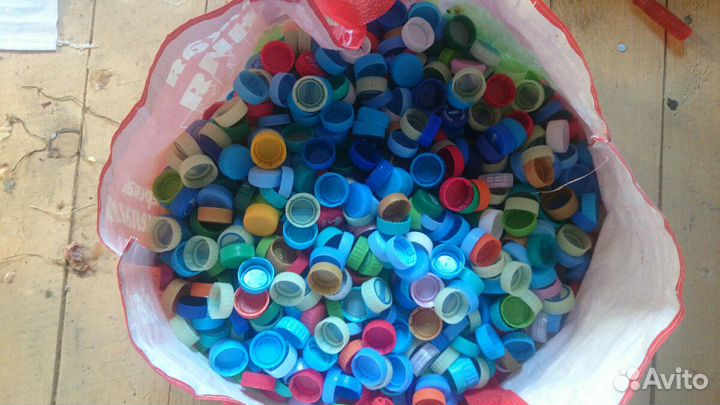 Пластиковые крышки от бутылок