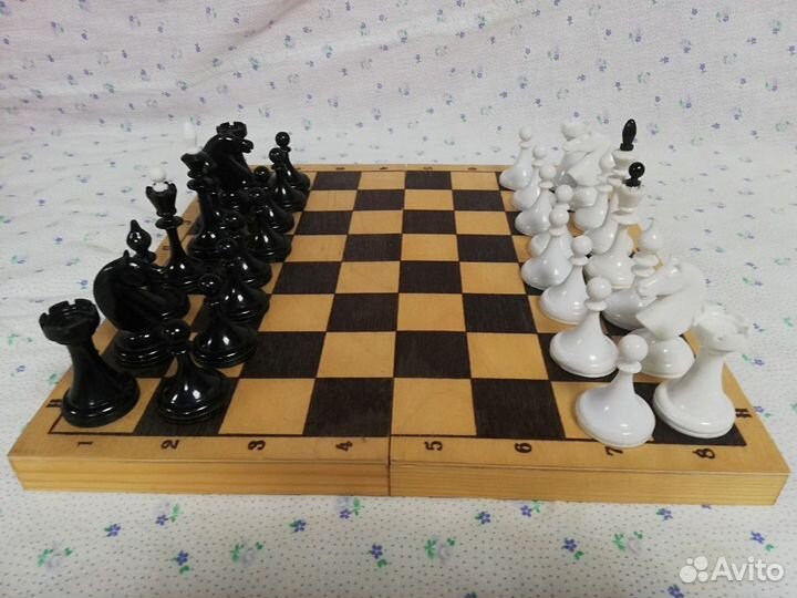 Шахматы СССР фигуры пластик доска дерево