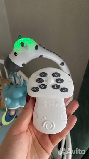 Музыкальный мобиль на кроватку