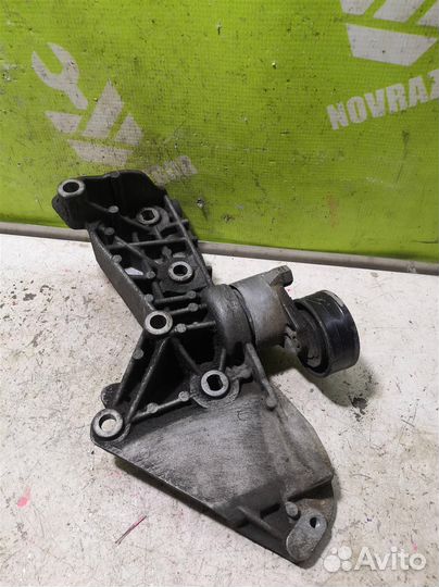 Кронштейн генератора Рено Меган 2