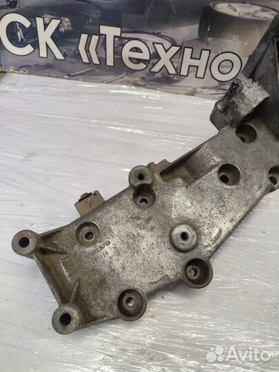 Кронштейн генератора Volvo S60