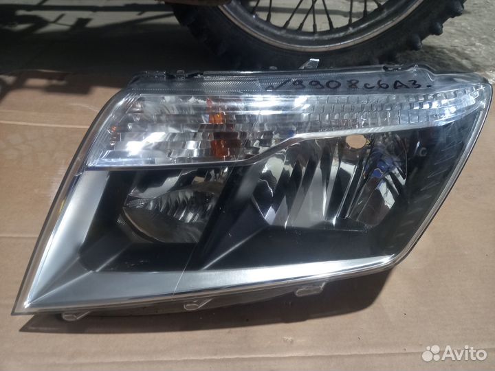 Фара левая Nissan Terrano D10 (2014-2022)