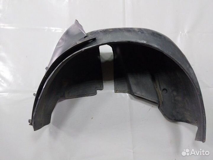 Локер подкрылок задний правый Renault Logan седан