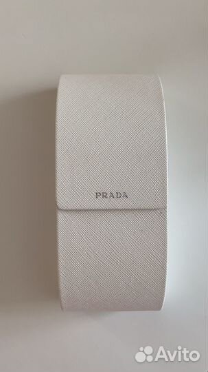 Солнцезащитные очки женские prada