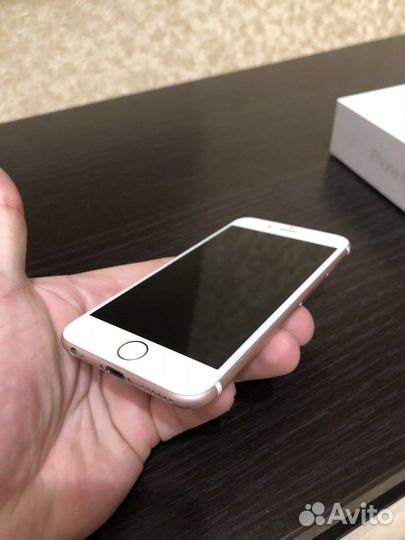 Телефон iPhone 6s