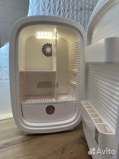 Холодильник мини для косметики